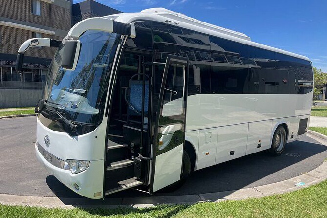 Private Transfer Brisbane Airport to Gold Coast 4-6 Passengers - The Booking Experience and Meeting Points