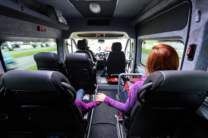 Private Transfer From Alcúdia to Mallorca Airport - Vehicle and Luggage Allowance