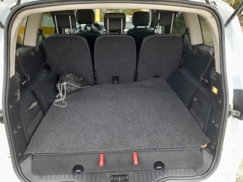 Private Transfer From Algarve to Sevilha By 8 Seats Minibus - Vehicle and Amenities