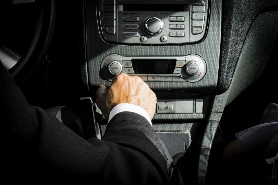 Private Transfer From Alghero Airport to Stintino - Transportation Options