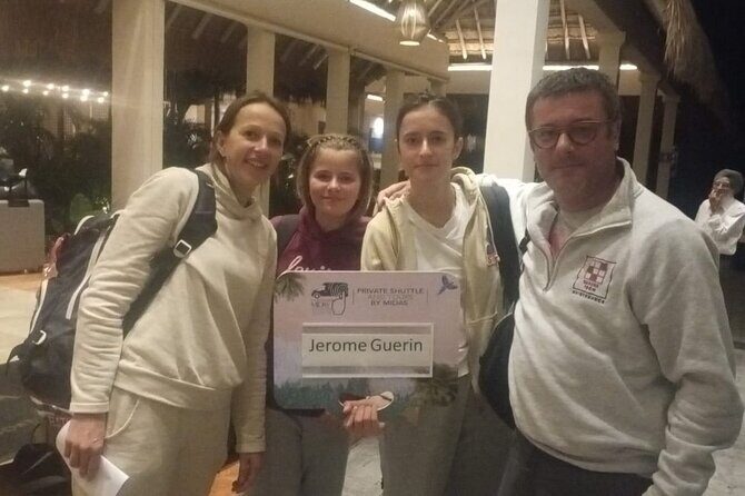 Private Transfer from ATO Cancun to Puerto Morelos - The Vehicle and Amenities