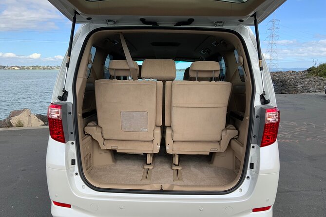 Private Transfer From Auckland Airport To Hibiscus Coast - Flight Monitoring System