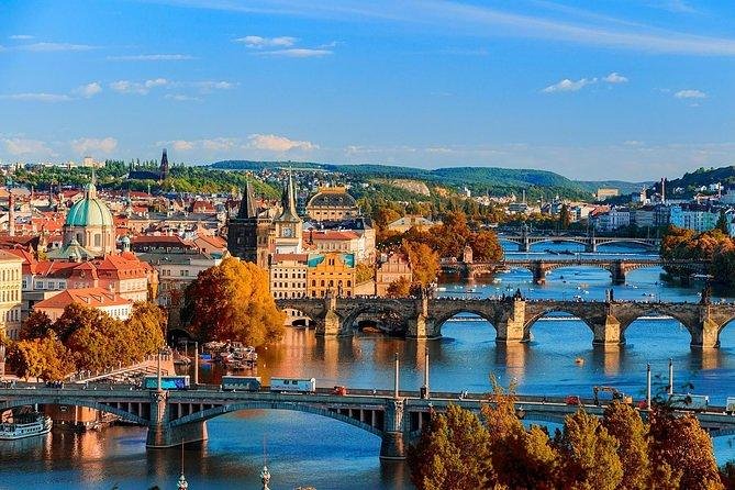 Private Transfer From Berlin to Prague With 2h of Sightseeing - Scheduling and Pick-up Logistics