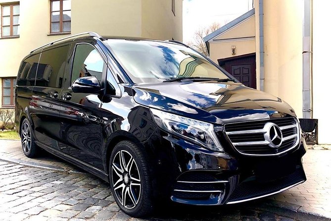 Private Transfer From DENver to DENver Airport DEN in Luxury Van - Professional Driver Experience