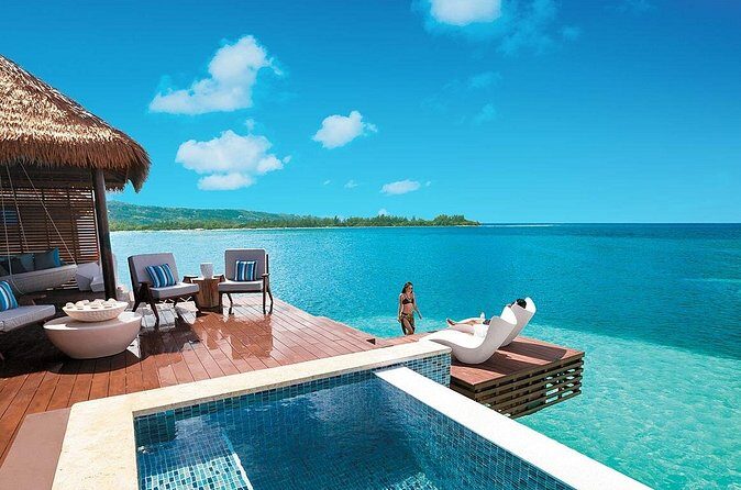 Private Transfer from Falmouth to Jamaica (MBJ) Airport - Who Should Consider This Service?