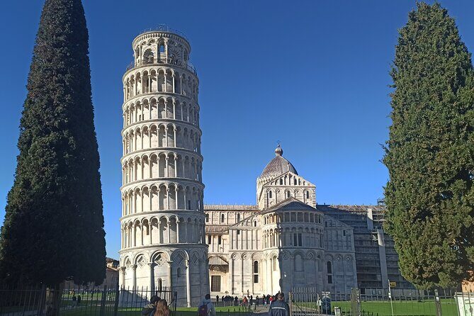 PRIVATE TRANSFER from Florence to Cinque Terre with stop in Pisa (2 hrs) - A Closer Look at the Experience