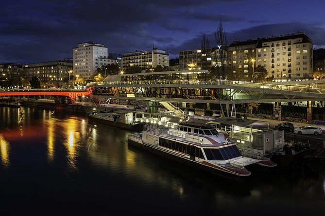 Private Transfer From Munich to Vienna With 2 Hours for Sightseeing - Sightseeing Stops Along the Way