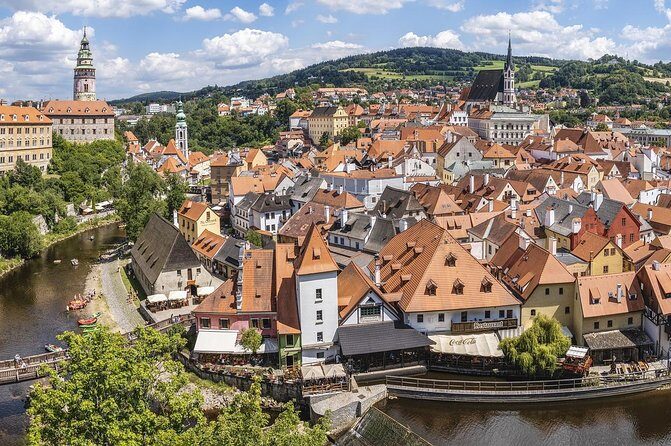 Private Transfer from Prague to Cesky Krumlov, English-speaking driver - The Sum Up