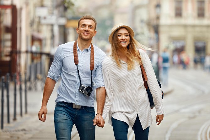 Private Transfer From Prague to Warsaw With 2h of Sightseeing - Vehicle and Amenities Offered