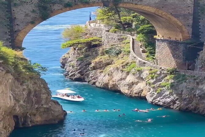 Private Transfer from Ravello to Naples - An In-Depth Look at the Private Transfer from Ravello to Naples