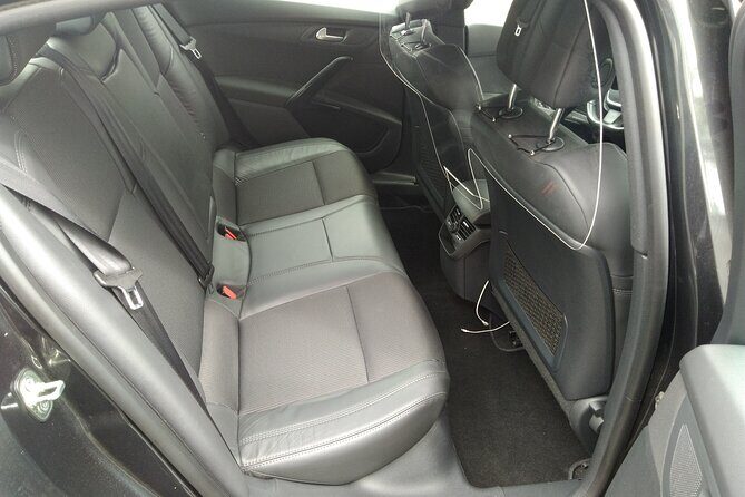 Private Transfer from Roissy Airport (CDG) to Paris city - An in-Depth Look at This Airport Transfer Service