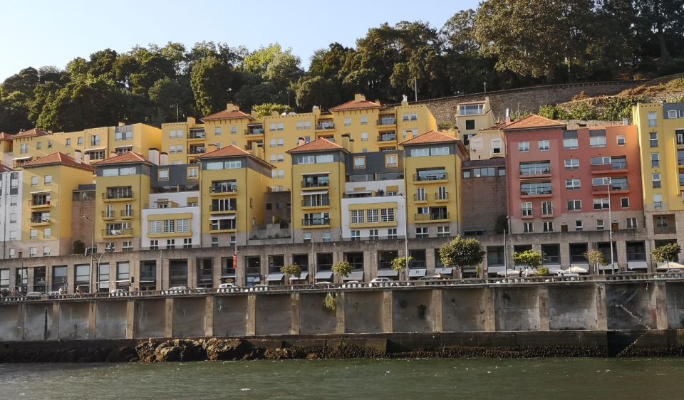 Private Transfer From Santiago De Compostela to Oporto - Key Points