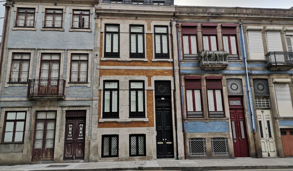 Private Transfer From Santiago De Compostela to Oporto - Explore Santiago De Compostela