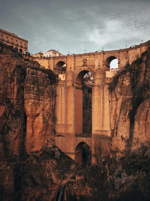 Private Transfer: Málaga to Faro/Lagos - Pickup and Luggage Assistance