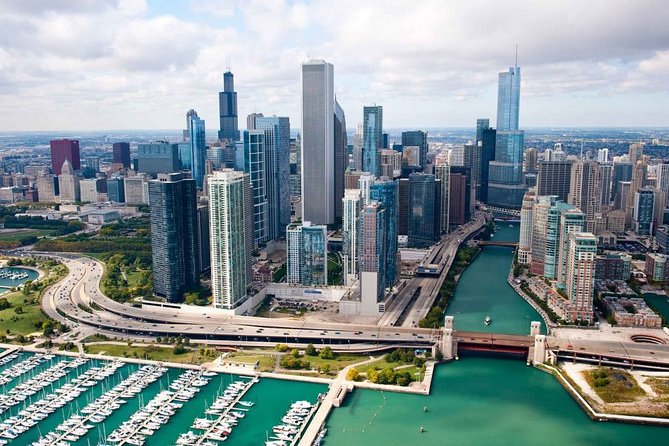 Private Transfer: Midway Airport MDW to Chicago by Luxury SUV - Hassle-Free Pickup Experience