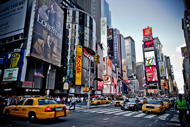 Private Transfer: New York to LaGuardia Airport LGA by Luxury SUV - Pricing and Special Offers