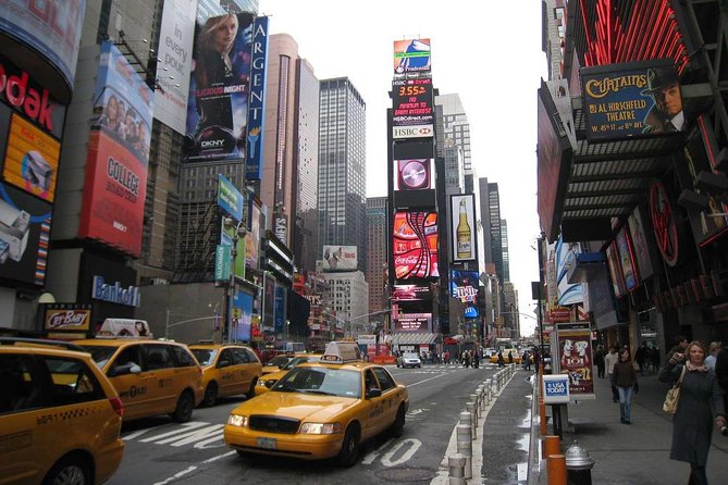 Private Transfer: New York to LaGuardia Airport LGA by Luxury SUV - The Sum Up