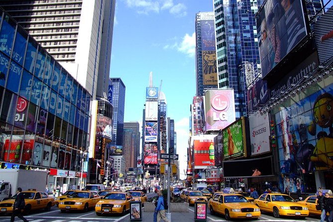 Private Transfer: New York to LaGuardia Airport LGA by Sedan Car - Sum Up