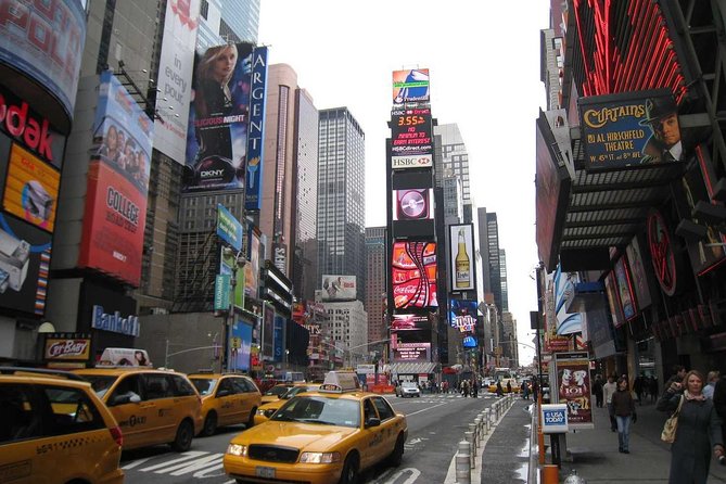 Private Transfer: New York to Newark Airport EWR by Luxury SUV - Convenience and Reliability