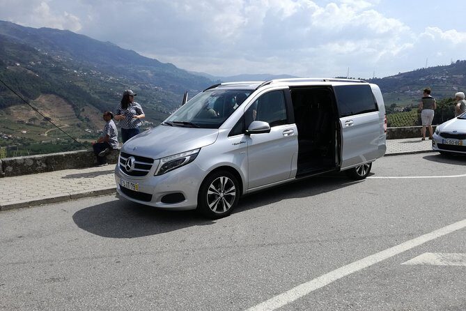 Private transfer Porto / Lisboa with tour included. - Authentic Experience and Genuine Value