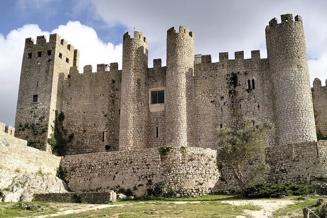 Private Transfer Porto to Lisbon with Nazaré and Óbidos Stops - Exploring Nazaré’s Sights from the Viewpoint in "O Sítio"