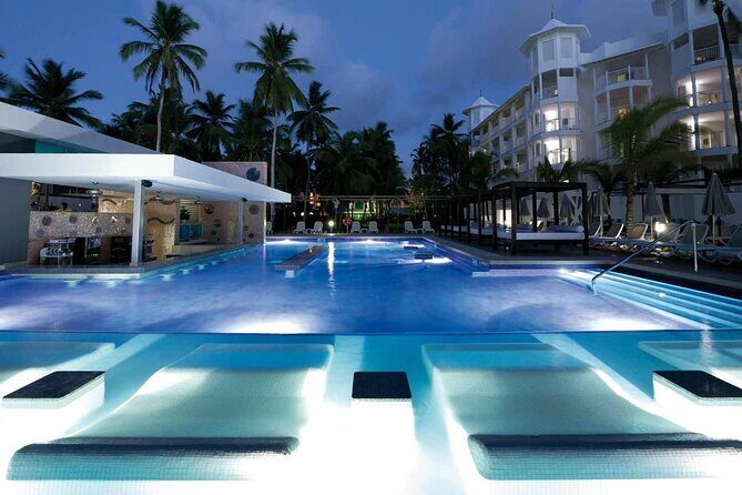 Private Transfer Punta Cana Airport to/from Riu Palace Macao - A Deep Dive into the Experience