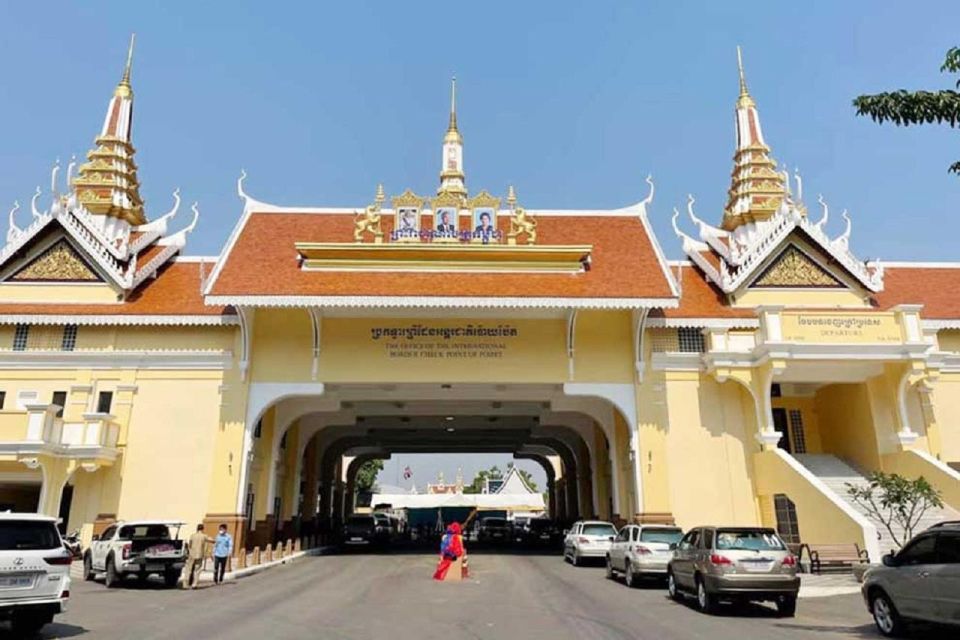 Private Transfer Siem Reap to Poipet Thailand Border - Vehicle Options