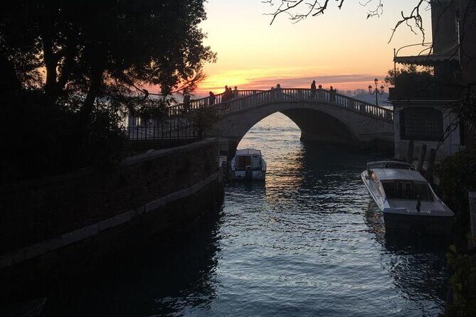 Private Transfer to/from Venice Airport or Piazzale Roma from/to Venice Centre - The Sum Up