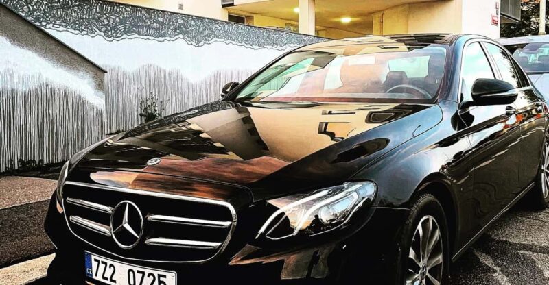 Private Transfer to Prague Airport Business/VIP - Driver and Communication