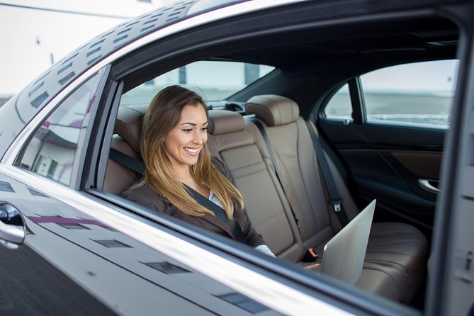 Private Transfer Toronto Airport (YYZ) - City Center - Contact and Support