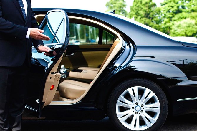 Private Transfer:- Waterloo OR Toronto Pearson Airport Black Car Service - Pickup and Drop-off Details