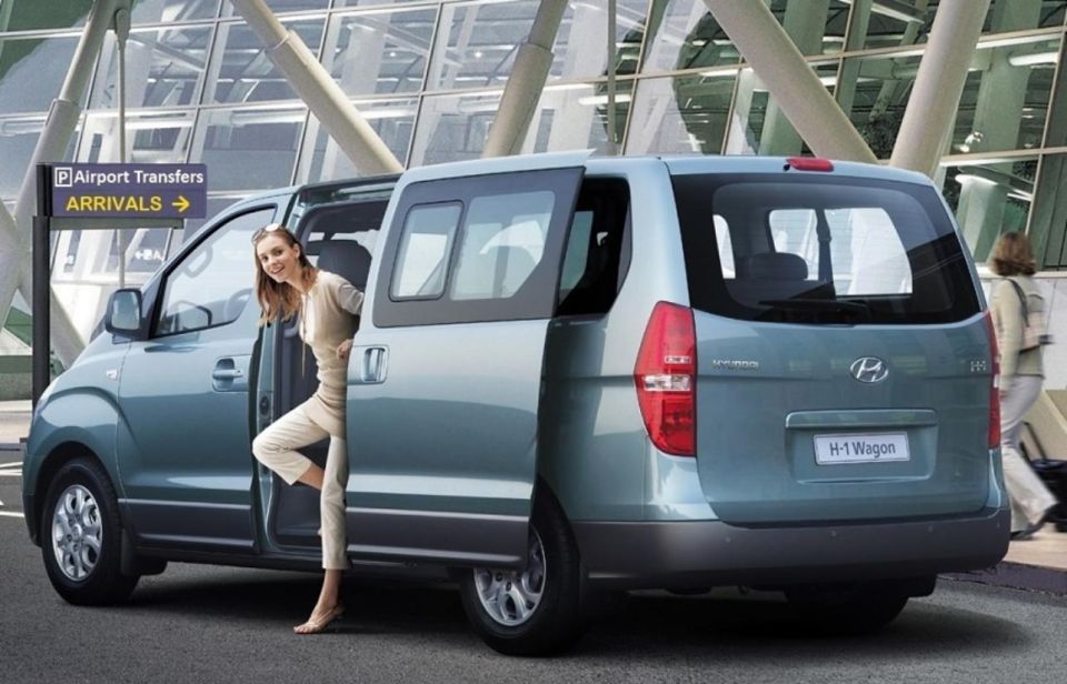 Private Transfers Airports and Hotels in Santo Domingo - WiFi and Water Service
