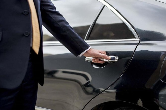 Private Transfer:Toronto Pearson Airport or Burlington City Black Car Service - Good To Know