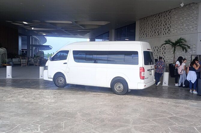 Private Transportation from CUN Airport to Puerto Morelos - The Vehicle and Service Quality