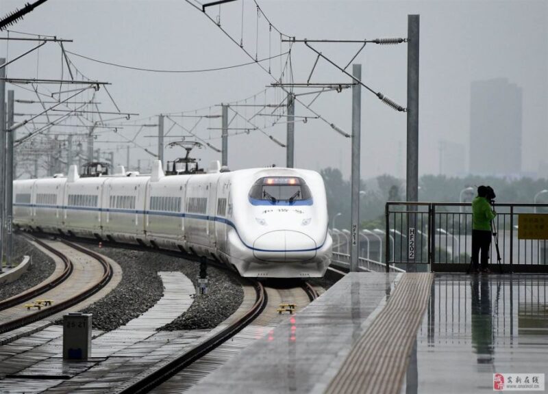 Private Transportation From Hongqiao Railway to Shanghai - Vehicle Amenities