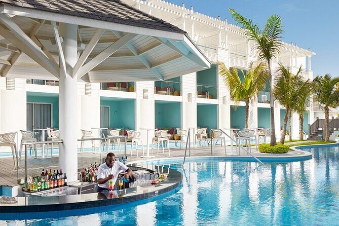 Private Transportation from Montego Bay Airport to Negril hotels - The Experience from the Reviewers’ Perspective