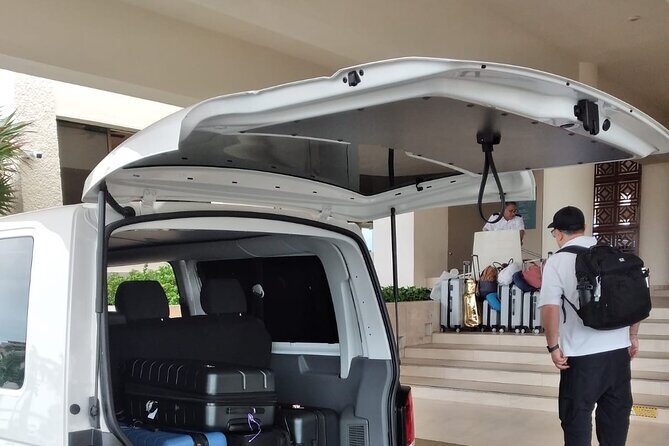 Private Transportation from the Airport to the Cancun hotel zone - Key Points
