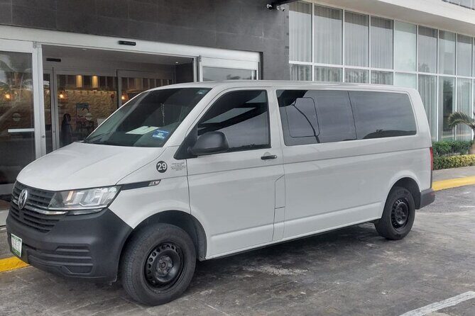 Private Transportation from the Airport to the Cancun hotel zone - Who Is This Transfer Best For?