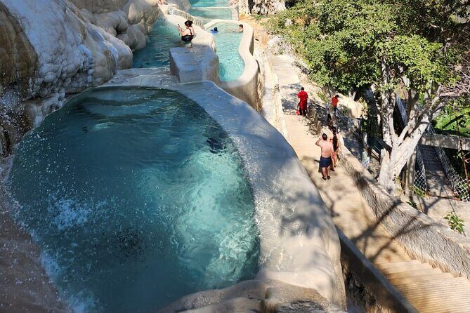 Private Transportation to Tolantongo Grottoes - An In-Depth Look at the Experience