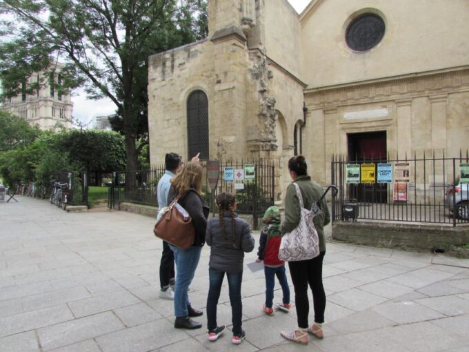Private Treasure Hunt Around Notre Dame for Families & Kids - Frequently Asked Questions