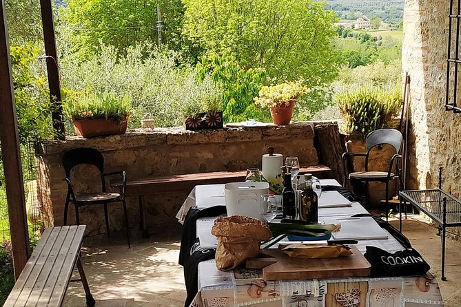 Private Tuscan Cooking Class and Wine Tasting in Radda in Chianti With Giorgia - Class Details