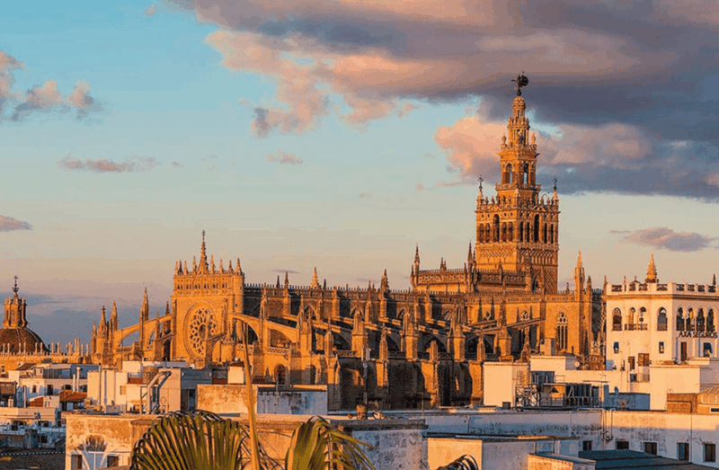 Private Unforgetable Full Day Tour in Sevilla From Lisbon - Experience Features