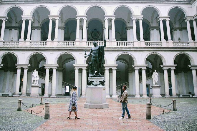 Private Vacation Photography Session with Local Photographer in Milan - FAQs