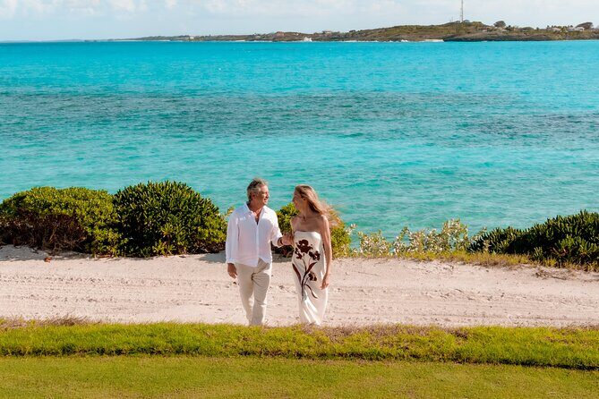 Private Vacation Photoshoot with Photographer in Grand Caymen - Who Will Love This Experience?