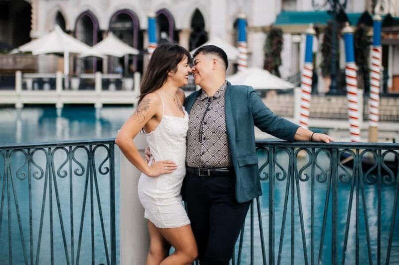 Private Vacation Photoshoot with Photographer in Las Vegas - Key Points