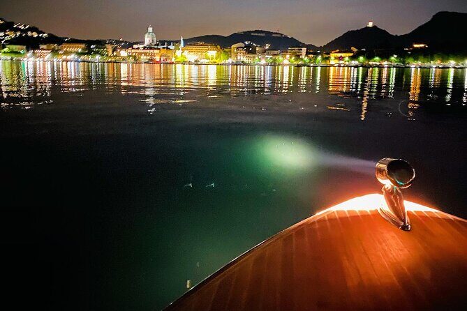 Private Venetian Wooden Boat Tour up to 10 pax - The Experience in Detail