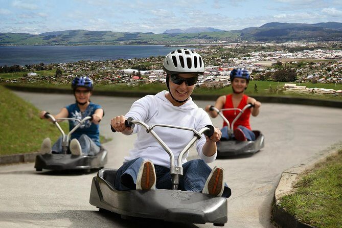 Private, via beaches, Kiwi farm to Rotorua 8 lakes & Geothermal - Detailed Breakdown of the Itinerary