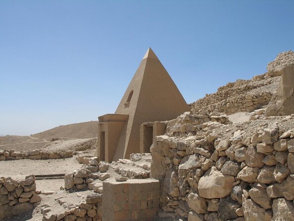 Private VIP Day Trip: 5 Temples, Lunch,Felucca and Sound and Light - Good To Know