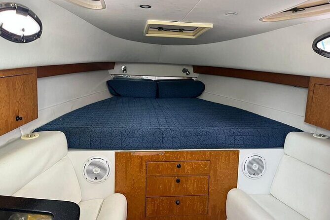 Private VIP party on a yacht with drinks and snacks in Punta Cana - An In-Depth Look at the Private Yacht Experience