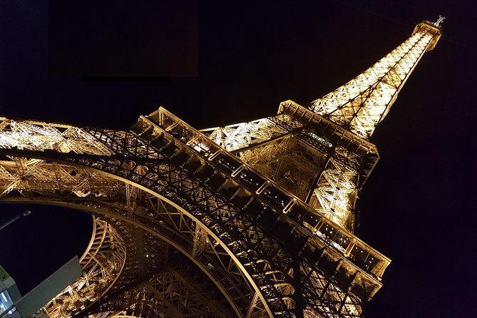 Private VIP Transfer With a Ford Explorer From CDG Airport to Paris or Return - Pickup and Drop-off